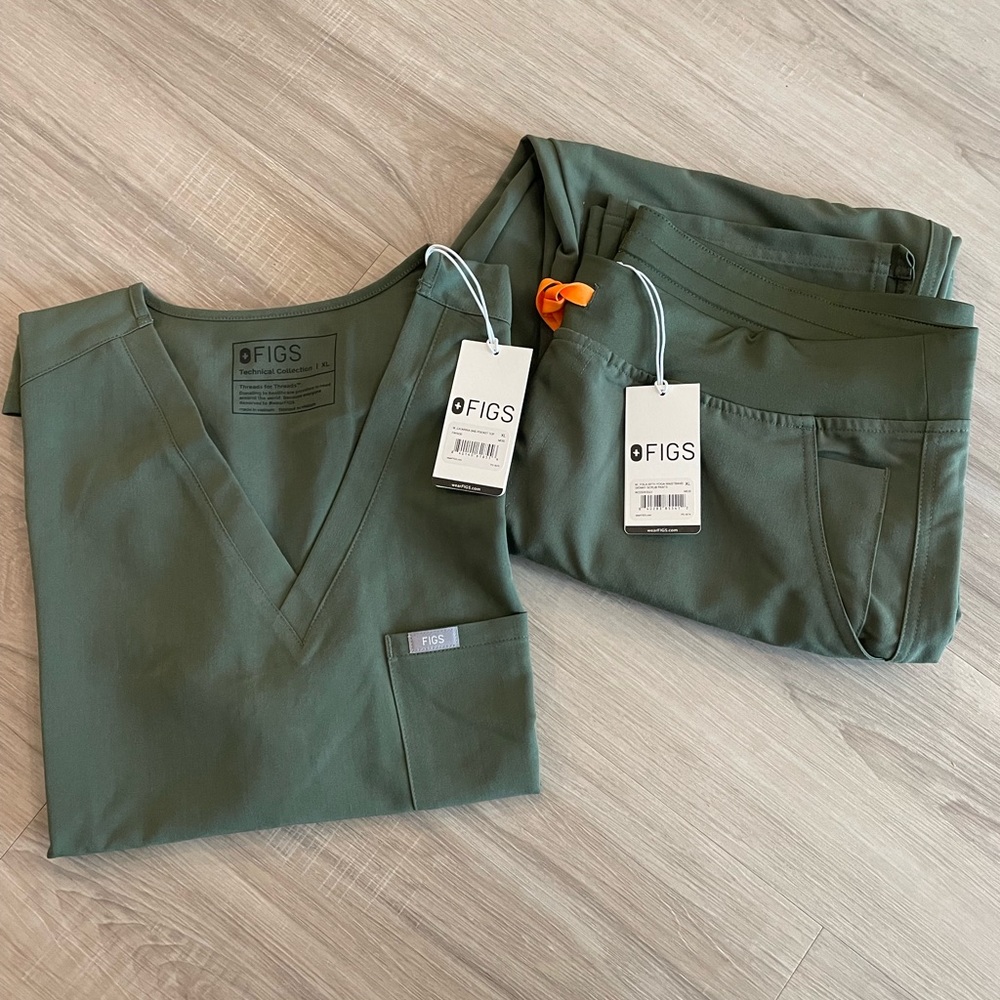 Green figs scrubs